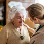 Aide à domicile : ce qui change vraiment dans le quotidien d'un senior