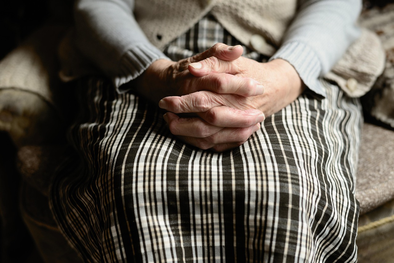 Comment choisir le bon comparateur maison de retraite pour trouver l'établissement idéal ?